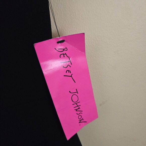 Betsey Johnson NWT Black Cap Sleeve Designer Sheath Dress LBD Size 2 - Picture 4 of 6